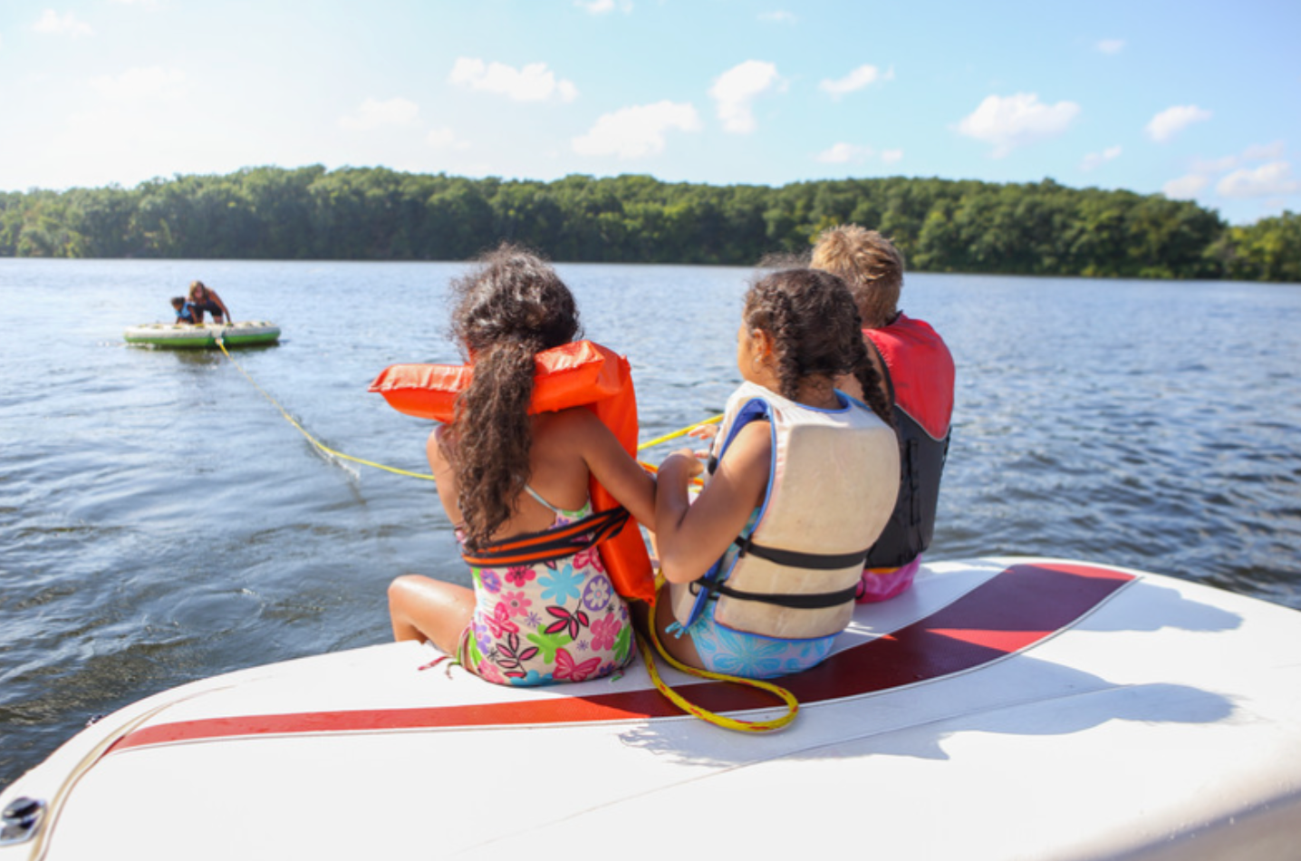 Our Expert Tips For Tubing Behind a Boat