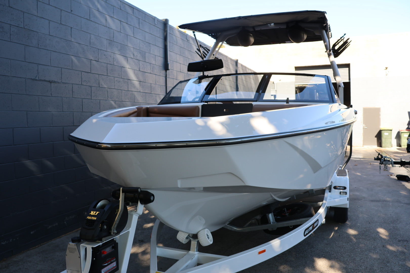 2025 Axis by Malibu T220