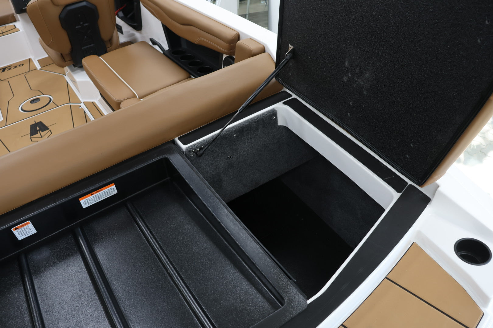 2025 Axis by Malibu T220