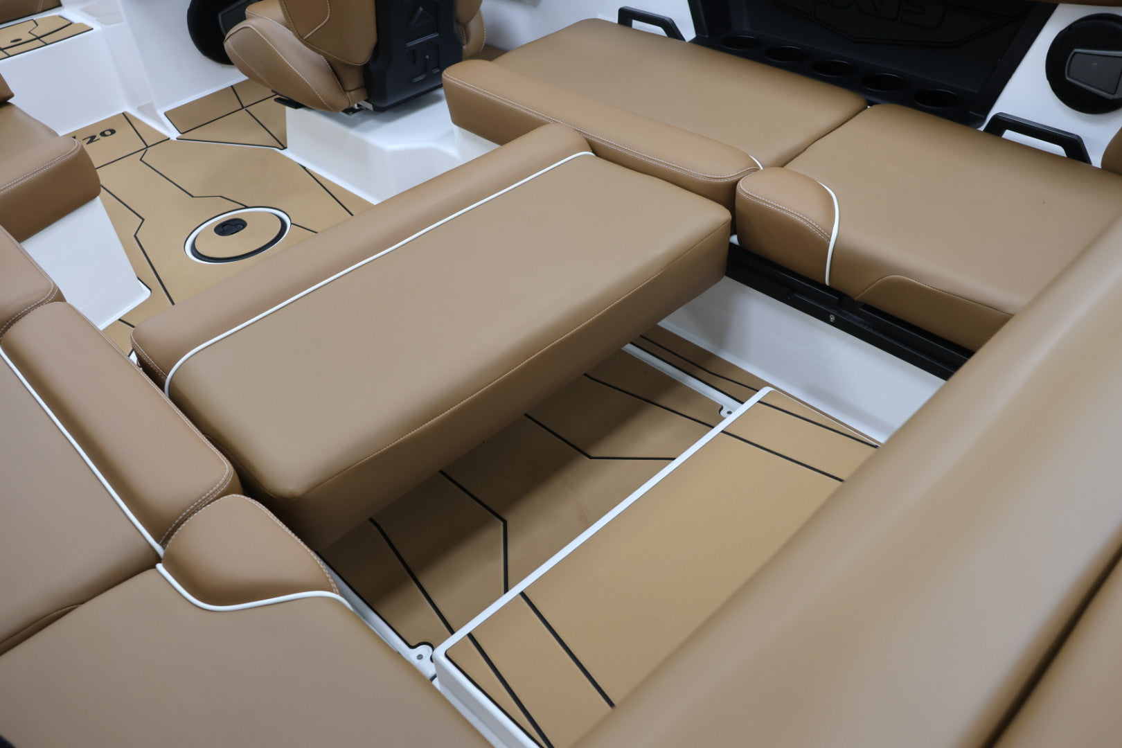 2025 Axis by Malibu T220