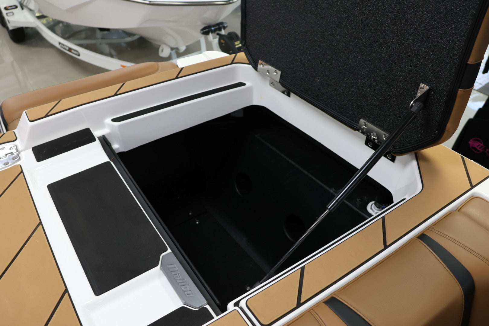 2025 Malibu Wakesetter 22LSV