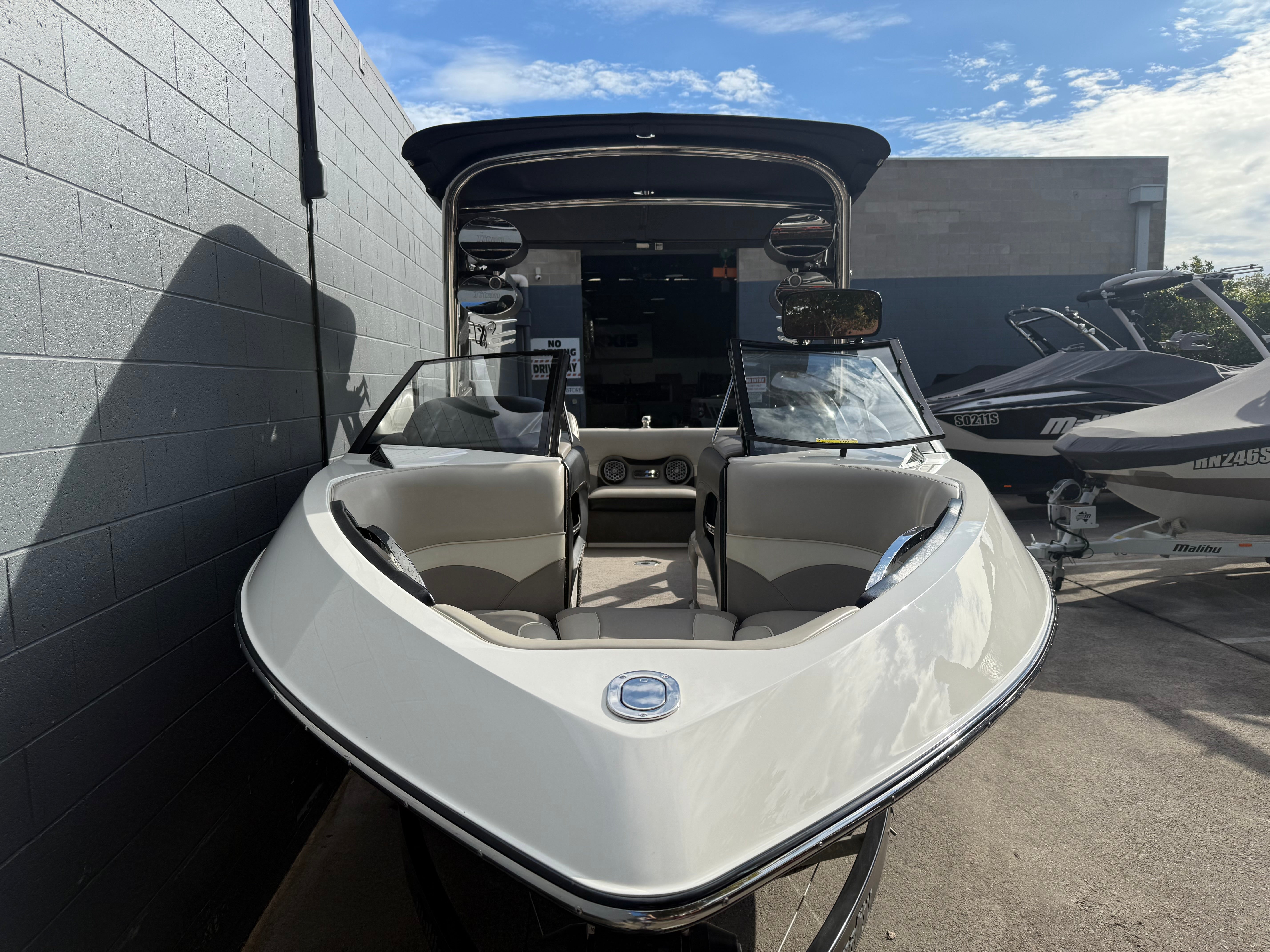 2014 Malibu Wakesetter 21VLX