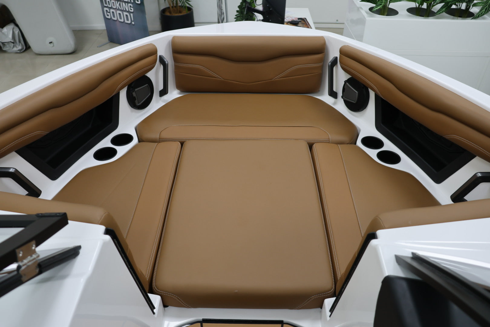 2025 Axis by Malibu T220