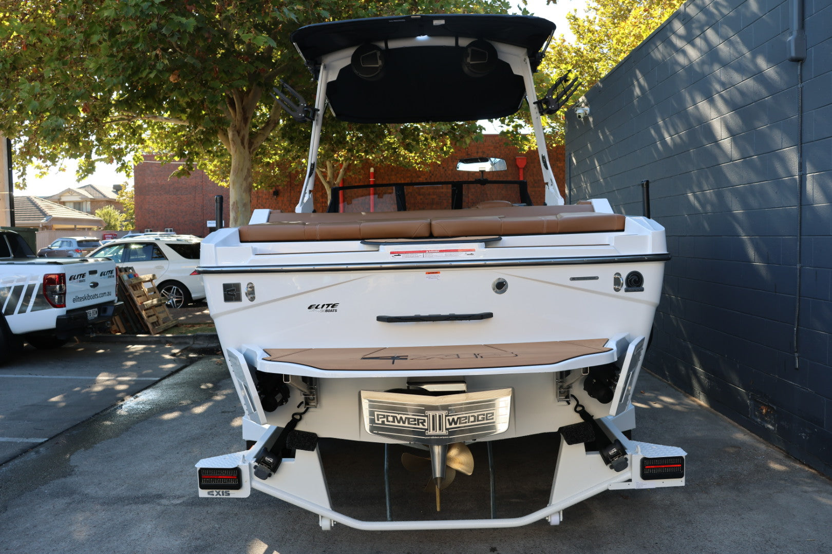 2025 Axis by Malibu T220