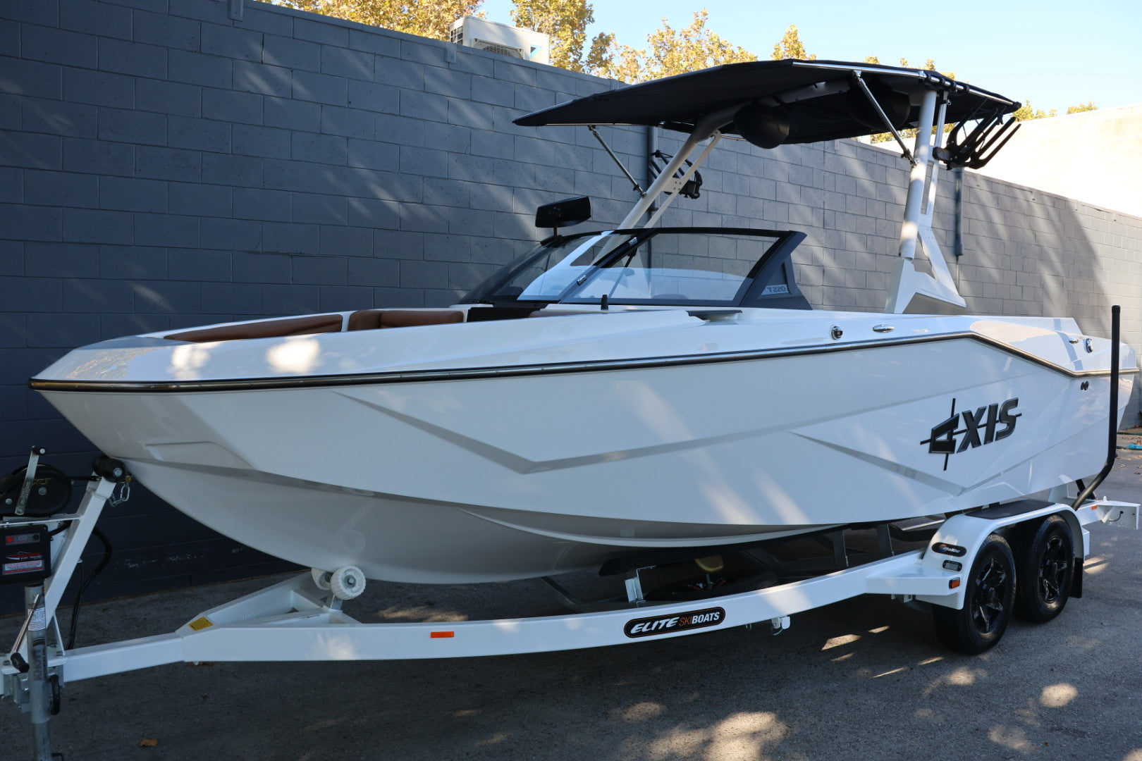 2025 Axis by Malibu T220