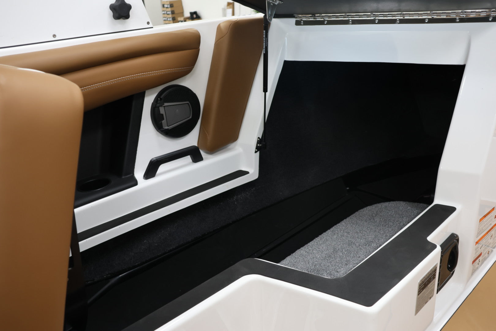 2025 Axis by Malibu T220