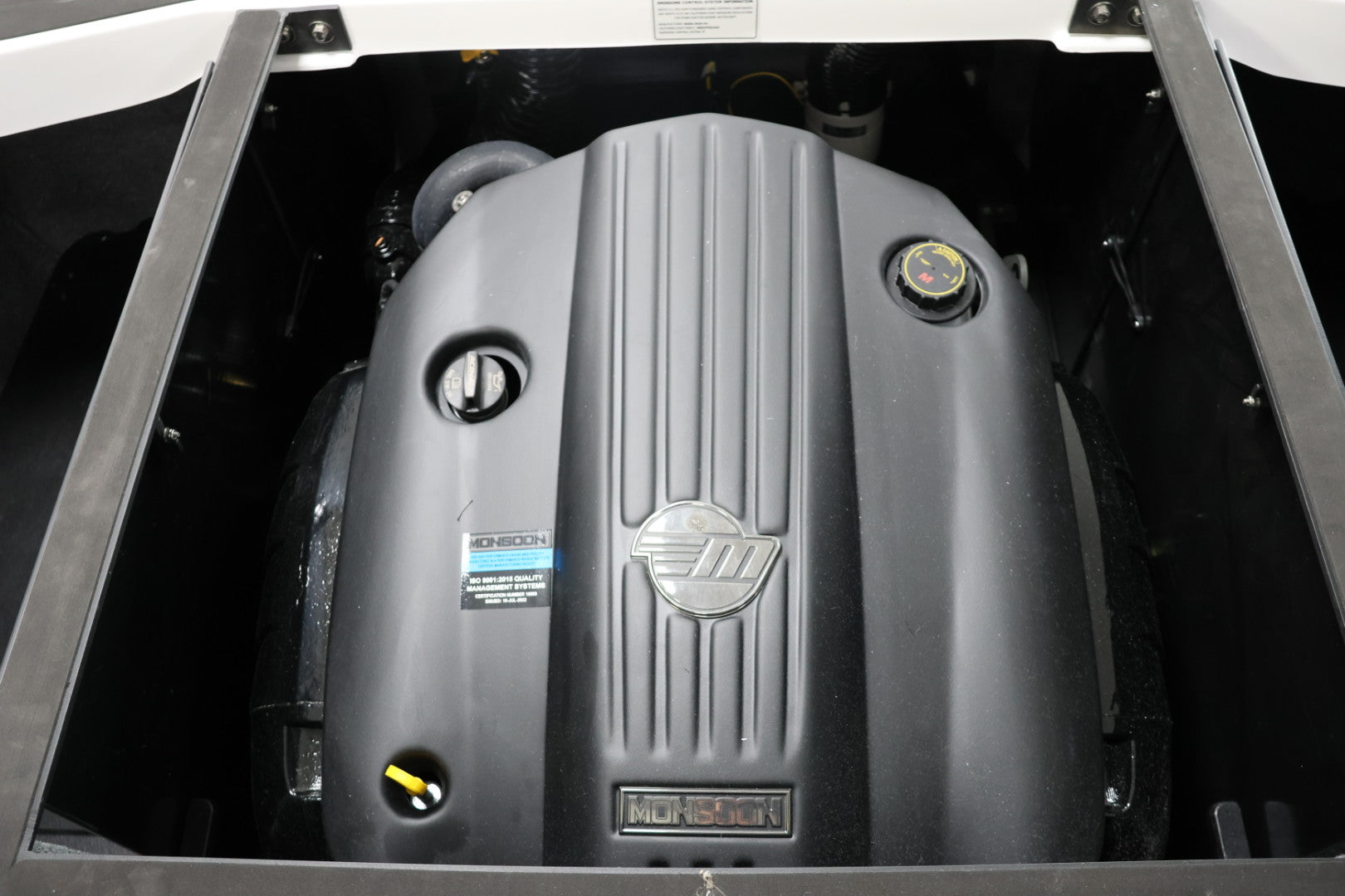 2025 Axis by Malibu T220
